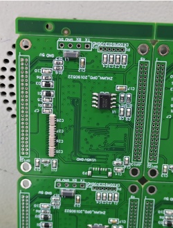 第一次在這家貼片,配合度很好,貼片插件都會跟我確認首件,做的很仔細很滿意